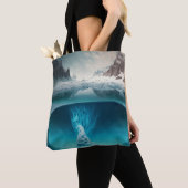 Icy Mountain View Tote Bag (Dichtbij)