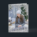 Icy Snowflakes Aangepaste foto Feestdagen Kaart<br><div class="desc">Uw aangepaste familiefoto omringd door een grens met ijzige glittertexturen sneeuwvlokken (niet echt glitter). Het malplaatje van de foto via Pixabay vergunning gegeven onder CC0 en moet met uw eigen foto worden vervangen.</div>