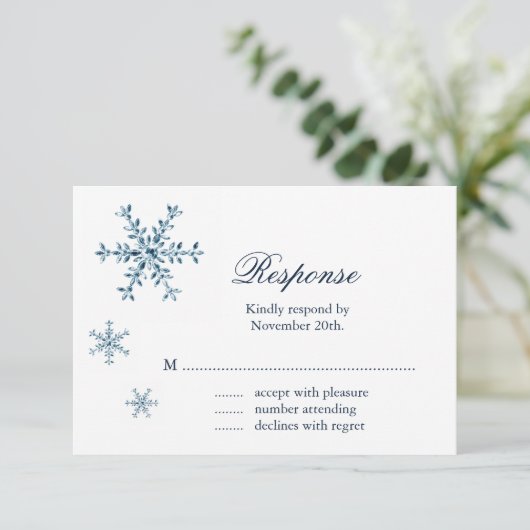 Icy Winter Snowflake Wedding RSVP (Staand voorkant)