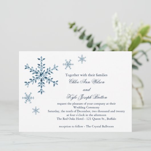 Icy Winter Snowflake Wedding Uitnodiging (Staand voorkant)