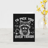 I'd Ck You Over Trash Funny Raccoon Retro Valentin Kaart (Gele Bloem)