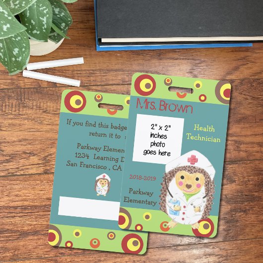 ID-foto van elementaire schooltechnicus Badge