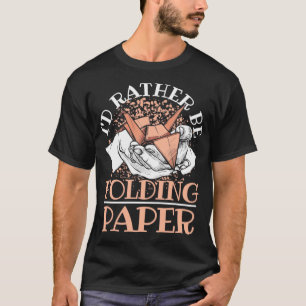 ID vult liever papieren origami aan T-shirt