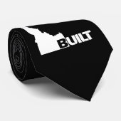 Idaho bouwt Stropdas (Opgerold)