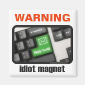 Idiot Magnet (magneet) (Voorkant)