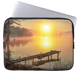 Idyllic Sunrise   Misty Mountain Lake, Bulgarije Laptop Sleeve