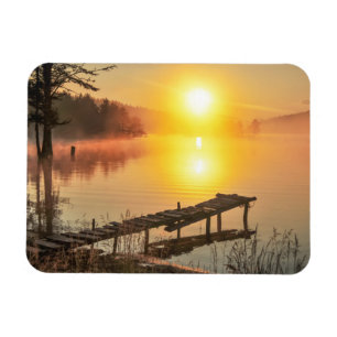 Idyllic Sunrise Misty Mountain Lake, Bulgarije Magneet