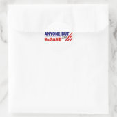 Iedereen behalve McSame Ronde Sticker (Tas)