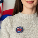 Iedereen behalve Trump 2024 grappig politiek blauw Ronde Button 5,7 Cm<br><div class="desc">Stem voor iedereen behalve Trump in de verkiezingen van 2024 om patriottisch te blijven. Republikeinen en Democraten moeten zich verenigen tegen Donald Trump en stemmen voor Joe Biden,  zodat we Amerika veilig kunnen houden. Amerikaanse vlag op een politieke humorknop met anti-Trump boodschap.</div>
