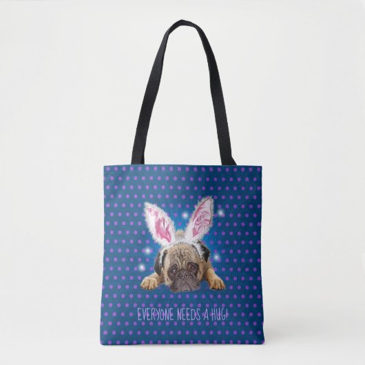 Iedereen heeft een knuffel nodig. Mopshond canvas  Tote Bag (Voorkant)