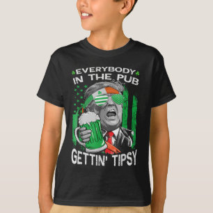 Iedereen in de kroeg krijgt tipsy grappig St Patri T-shirt