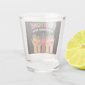 Iedereen is hier van harte welkom shot glas (Achterkant)