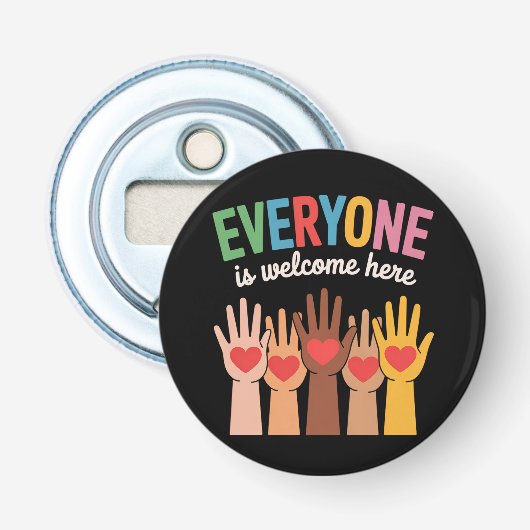 Iedereen Is Hier Welkom Button Flesopener (Voorkant)