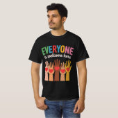 Iedereen is hier welkom t-shirt (Voorkant volledig)