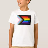 Iedereen is hier welkome vlag (Progress Pride) T-shirt (Voorkant)