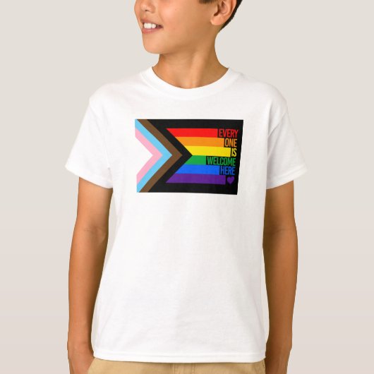 Iedereen is hier welkome vlag (Progress Pride) T-shirt (Voorkant)