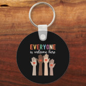 Iedereen is van harte welkom hier Idaho Teacher Sleutelhanger (Voorkant)