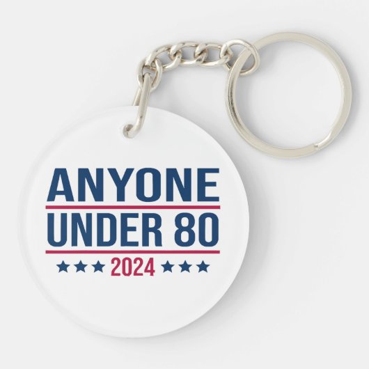 Iedereen onder de 80 2024 Grappig President Sleutelhanger (Achterkant)