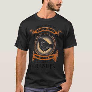 Iemand heeft me rond hun kleine vinger gedraaid. t-shirt