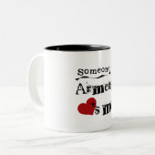 Iemand in Armenië houdt van mij Tweekleurige Koffiemok (Voorkant links)