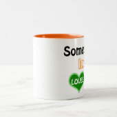 Iemand in India houdt van mij Tweekleurige Koffiemok (Center)