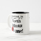 Iemand in Noord Dakota houdt van me Tweekleurige Koffiemok (Voorkant links)