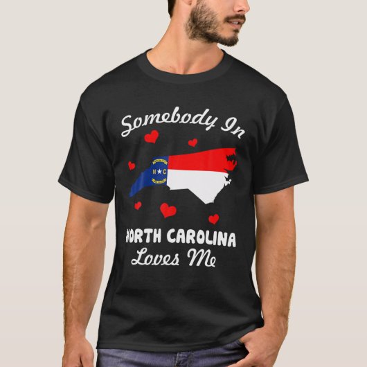 Iemand in North Carolina houdt van mij grappig T-shirt (Voorkant)