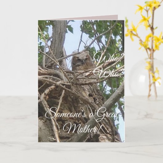 Iemand is de beste moeder | Baby uil in boomfoto Kaart (Gele Bloem)