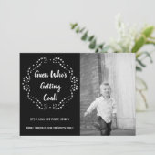 Iemand krijgt steenkool | Kerstvlakke Kaart (Staand voorkant)