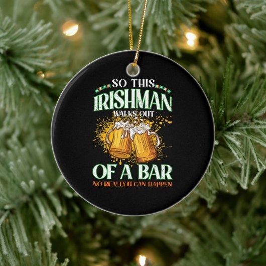 Ier drinkt bier St. Patrick's Day Keramisch Ornament (Boom)