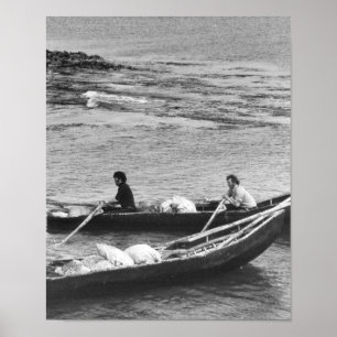 Ierland, Aran Island Currach Boat op Zee Poster