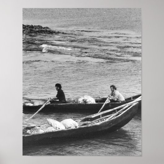  Ierland, Aran Island Currach Boat op Zee Poster (Voorkant)