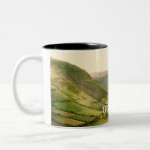 Ierland County Antrim scène Tweekleurige Koffiemok (Links)