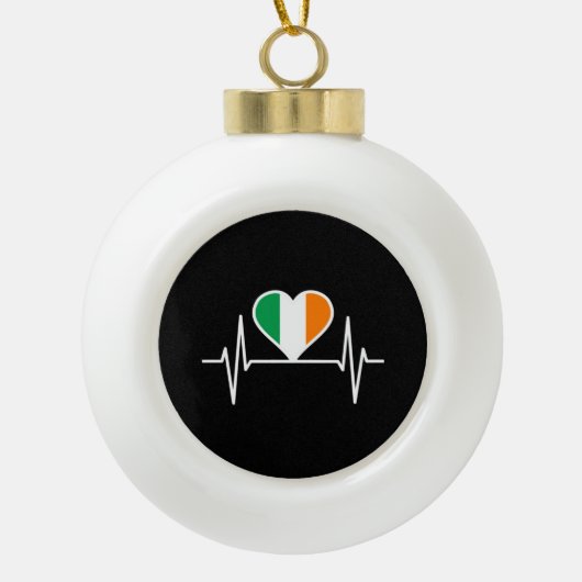 Ierland Flag Heartbeat Keramische Bal Ornament (Voorkant)