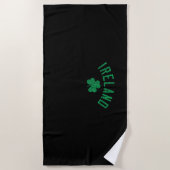 Ierland Gebogen tekst Shamrock Distressed Green Pr Strandlaken (Voorkant)