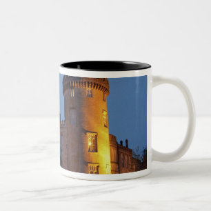Ierland, het Dromoland Castle verlicht bij de sche Tweekleurige Koffiemok