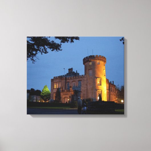 Ierland, het Dromoland Castle verlicht in de schem Canvas Afdruk (Voorkant)