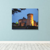 Ierland, het Dromoland Castle verlicht in de schem Canvas Afdruk (Insitu (Houten vloer))