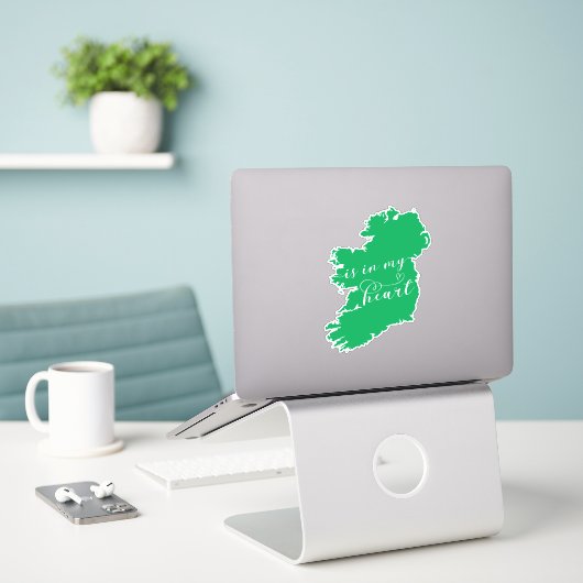 Ierland ligt in mijn hart sticker (Laptop op bureau)