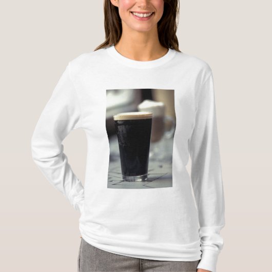 Ierland. Pint stout. T-shirt (Voorkant)