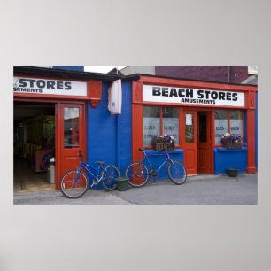 Ierland, Strandhill. Storefronten met fietsen Poster