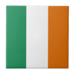 Ierland - Vlag keramische Tegel Tegeltje<br><div class="desc">Dit ontwerp bestaat uit de Ierse vlag die slim is aangepast aan het oppervlak van de vierkante tegel. Een decoratief en nuttig artikel dat een perfect cadeau zou zijn voor degenen die Ierland graag onthouden.</div>