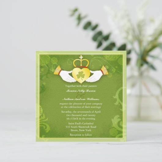 Iers Claddagh Hart Groen Keltisch Bruiloft Kaart (Staand voorkant)