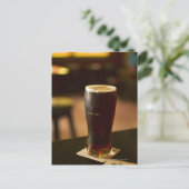 Iers glas in pub briefkaart (Staand voorkant)