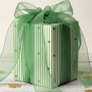 Iers groen-wit streeppatroon cadeaupapier