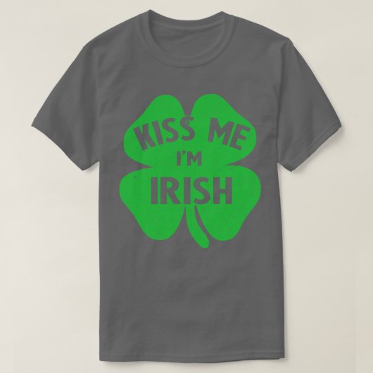Iers kus me in het Iers T-shirt (Design voorkant)