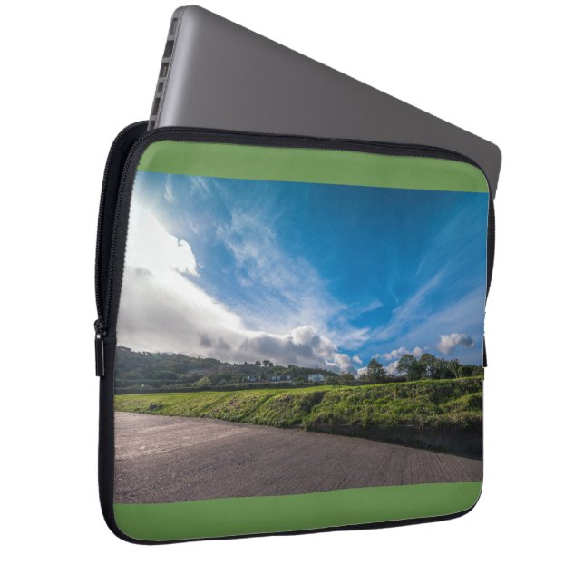 Iers landschap laptop sleeve (Voorkant Rechts)