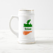 Iers met volledige bloedigheid bierpul (Links)