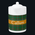 Iers Nationaal Tartan Aangepast Theepot<br><div class="desc">Met deze theepot met het Ierse National tartan-patroon vieren we jullie liefde voor alles wat Ierland doet vieren. Personaliseer met naam of verwelkom bericht op de middentekstband</div>