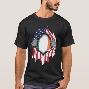 Ierse Amerikaanse vlaggen handen rippen vlag op bo T-shirt